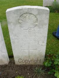 Etaples Military Cemetery - Savin, Philip Thomas